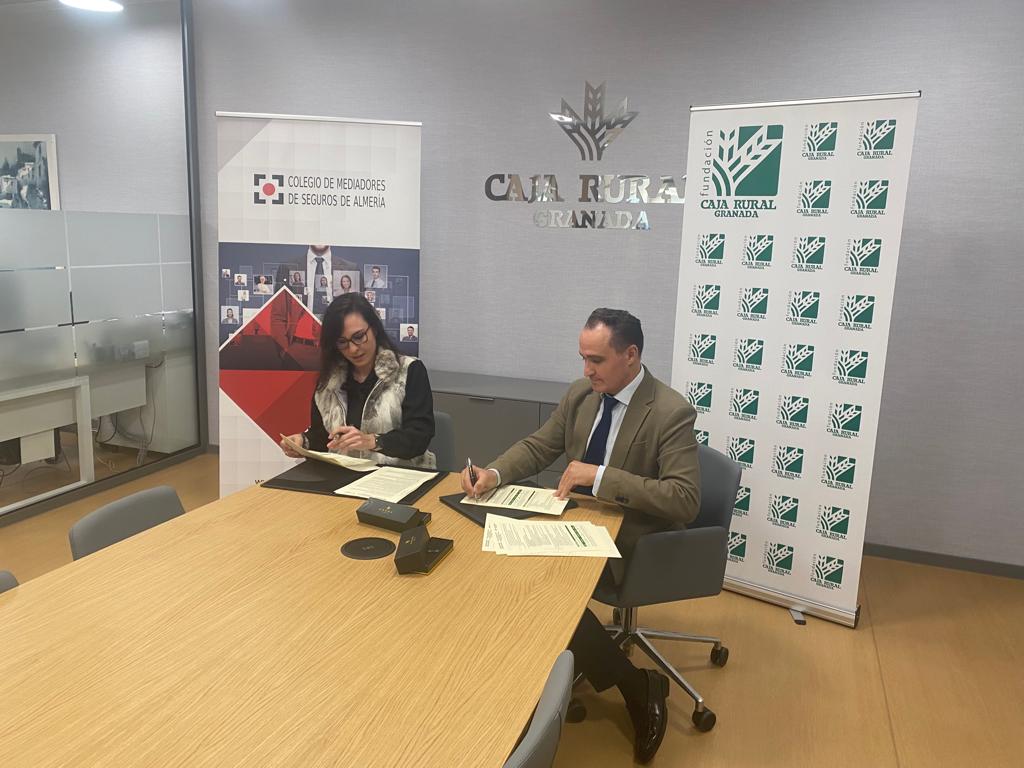 firma acuerdo de colaboración con el Colegio de Mediadores de Seguros de Almería