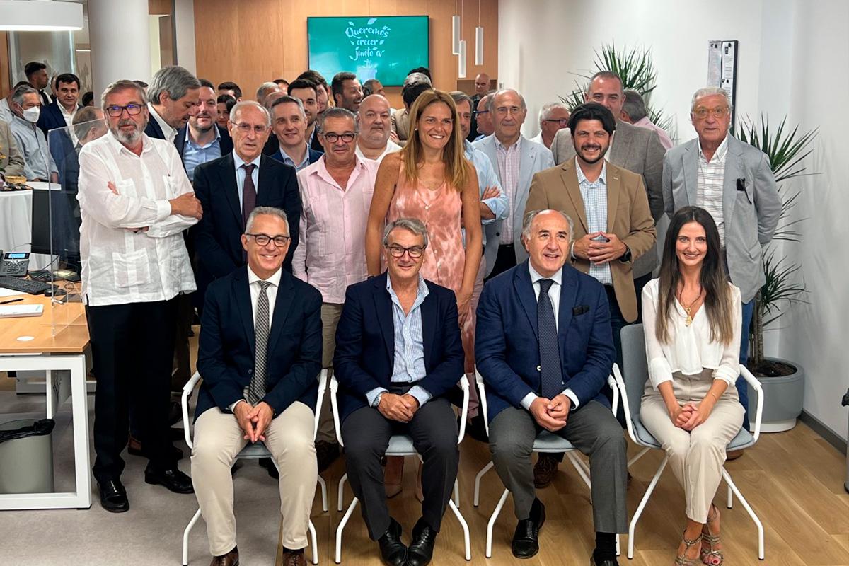 Equipo de la nueva oficina de Caja Rural Granada en Algeciras