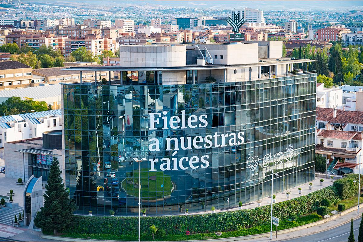 Caja Rural Granada ofrece facilidades en la financiación a los agricultores y ganaderos afectados por la sequía