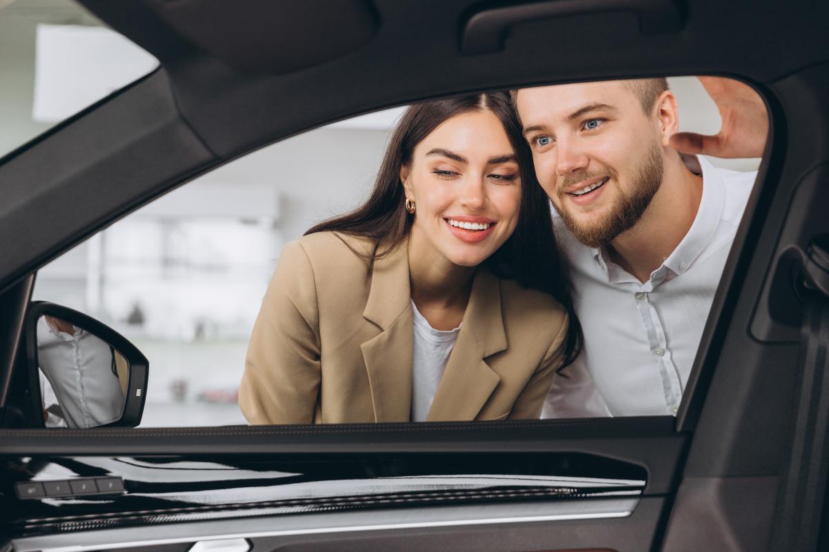 Renting o compra en 2026: la comparativa definitiva de costes reales ante el dilema eléctrico