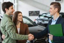 Coche eléctrico o híbrido: cómo saber cuál encaja contigo